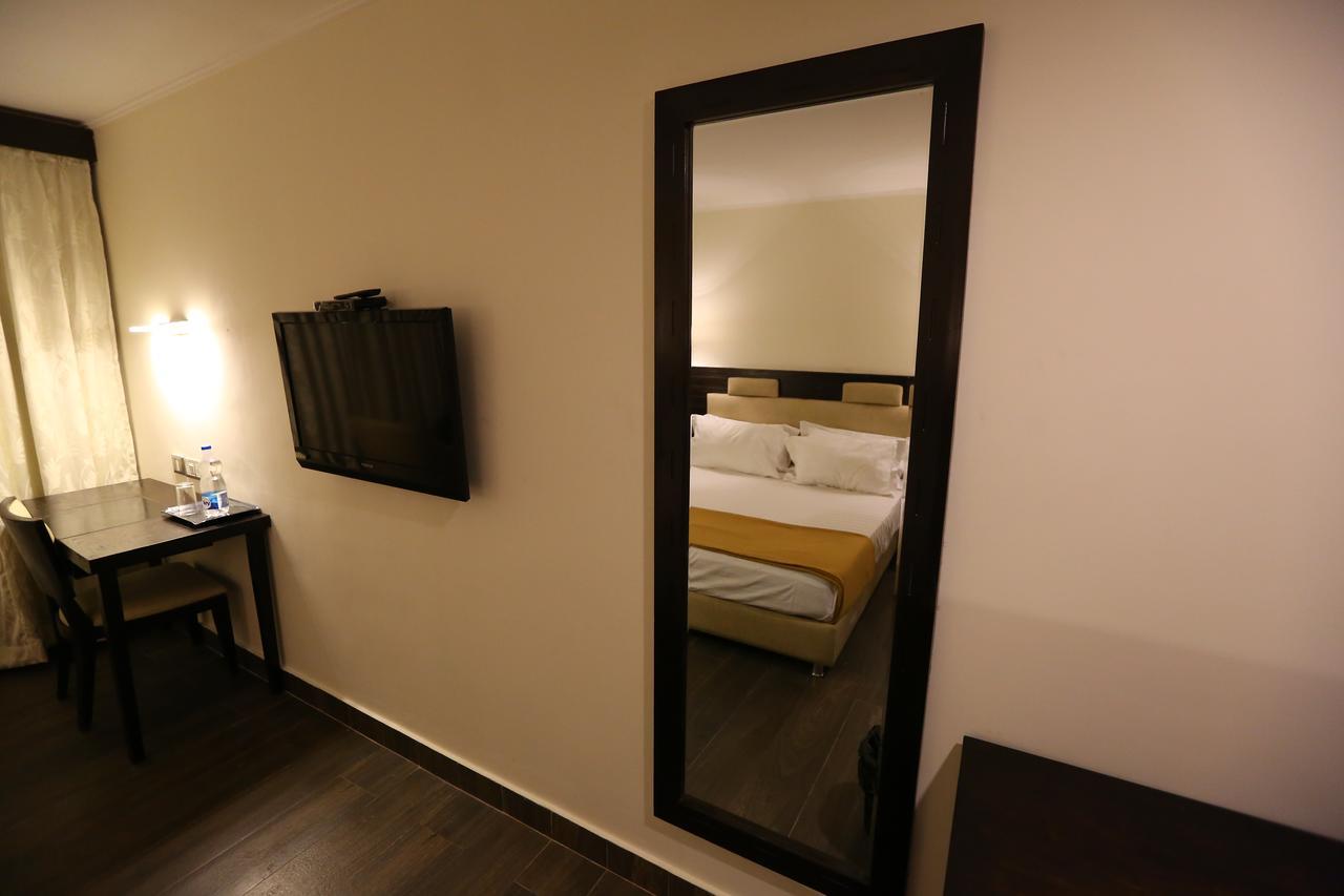 Hotel La Castle Chennai Dış mekan fotoğraf