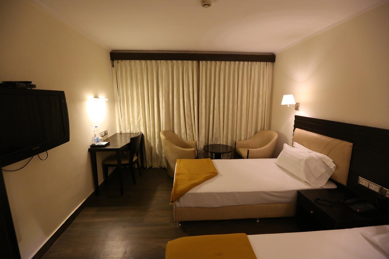 Hotel La Castle Chennai Dış mekan fotoğraf
