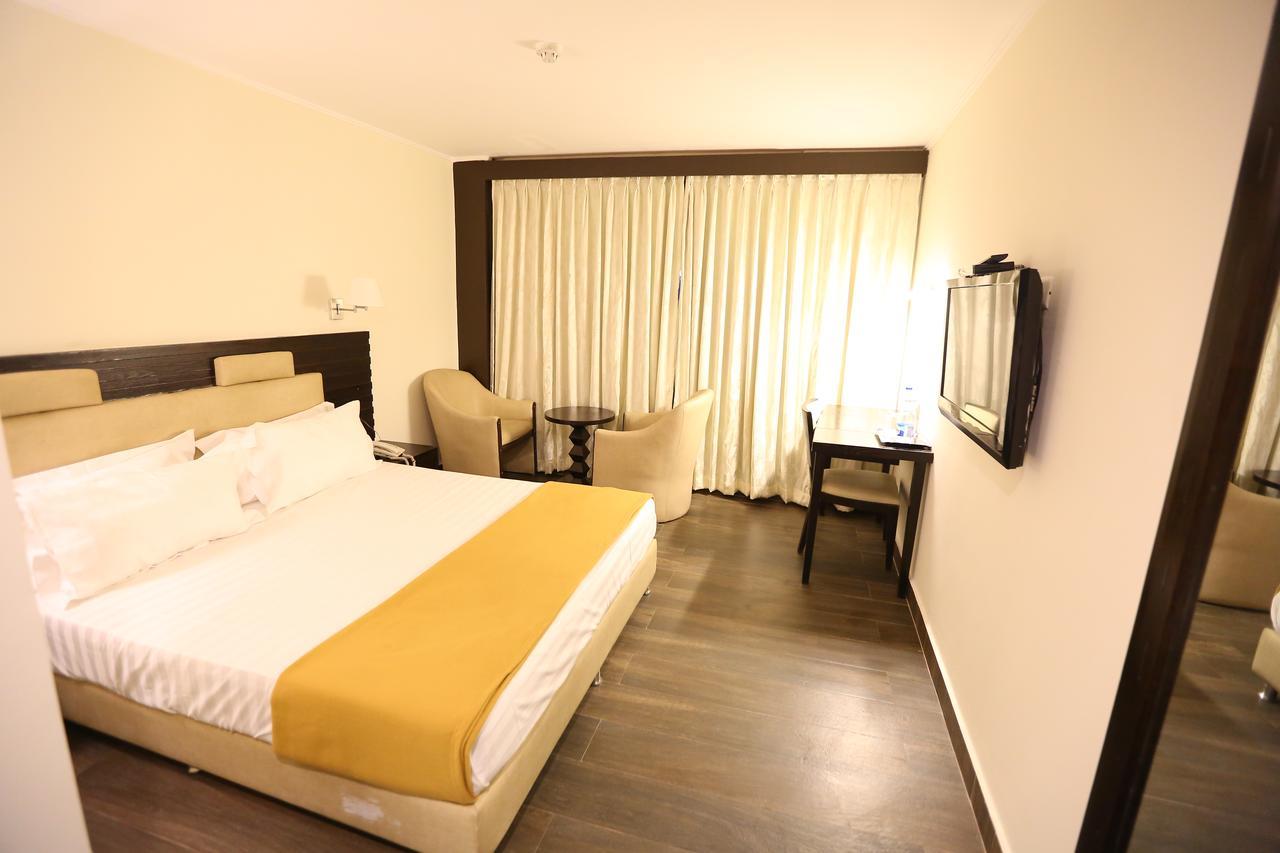 Hotel La Castle Chennai Dış mekan fotoğraf
