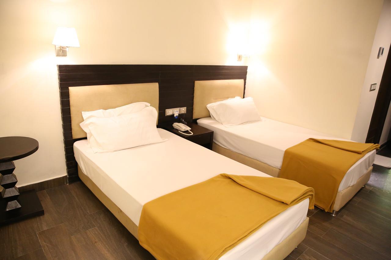 Hotel La Castle Chennai Dış mekan fotoğraf